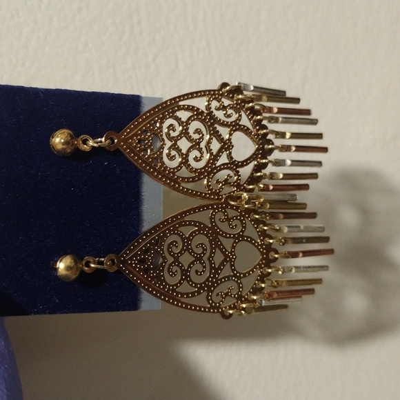 Gold Filigree Teardrop Fringe Earrings – Triple-Tone Dangle Statement Jewelry - Picture 3 of 4